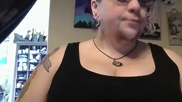 GothyBaby online show from November 13, 2025, 3:55 pm