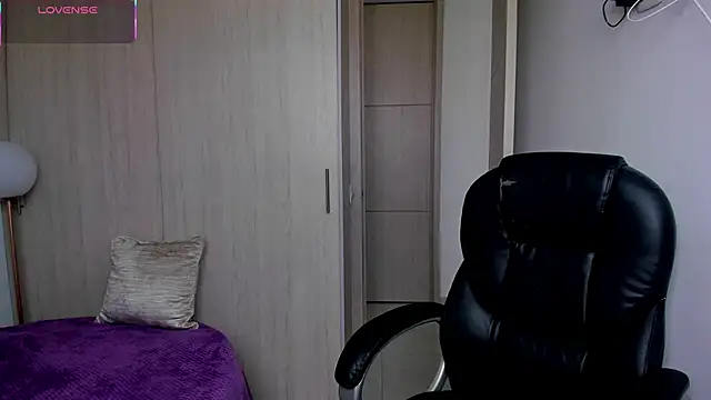 StacyConner online show from February 10, 2026, 9:52 pm