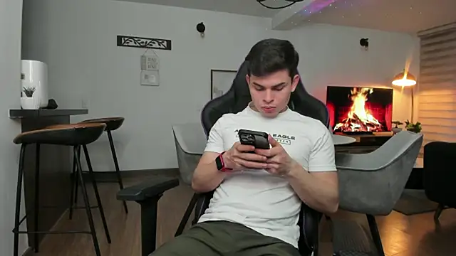 Snapshot of alejooo_twink chatting on February 25, 2025, 9:57 pm alejooo twink online show from February 25, 2025, 9:57 pm