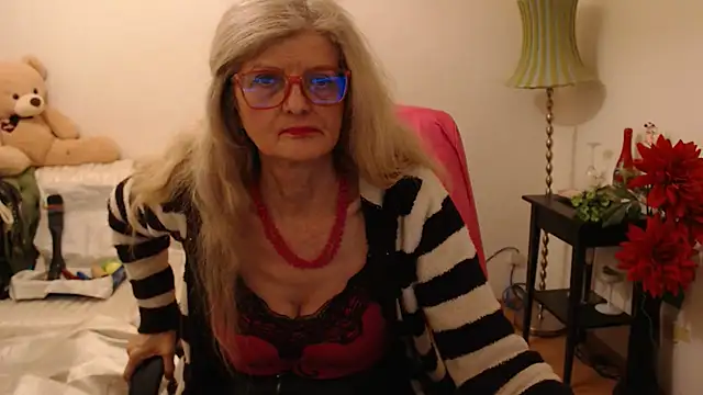 Snapshot of BlairFort chatting on January 8, 2025, 8:29 pm BlairFort online show from January 8, 2025, 8:29 pm