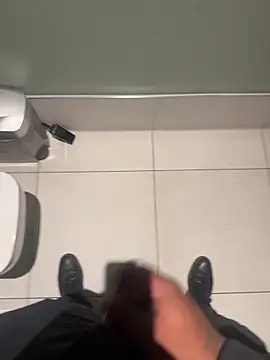 chocolatelongstrokes online show from March 28, 2026, 11:43 am