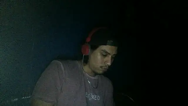 AlexAlejandro13 online show from September 24, 2025, 5:33 am