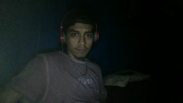 AlexAlejandro13 online show from September 26, 2025, 6:17 am
