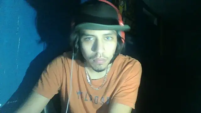 AlexAlejandro13 online show from October 10, 2025, 7:07 am