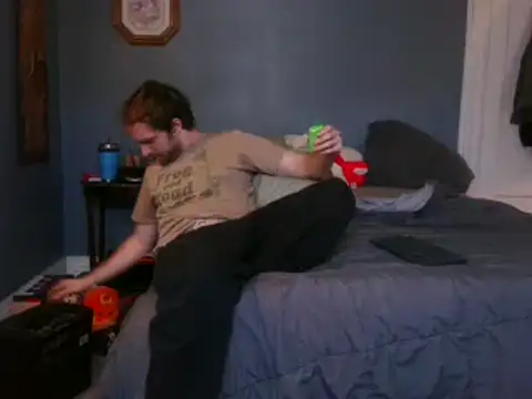 hpluvsplata online show from February 4, 2025, 2:10 pm