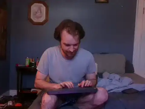 hpluvsplata online show from February 5, 2025, 2:05 pm