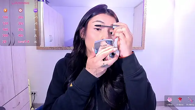 EricaVanderhill online show from April 14, 2026, 6:19 am