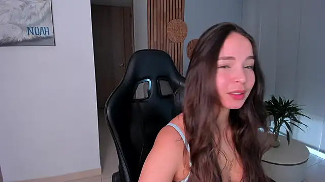 AnnieHallX online show from May 17, 2026, 8:38 pm