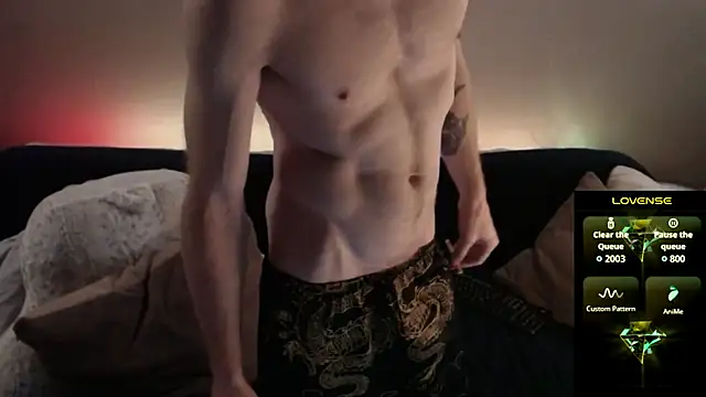 Snapshot of MaxRouger chatting on December 15, 2025, 6:28 am MaxRouger online show from December 15, 2025, 6:28 am