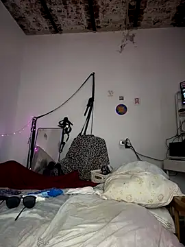 Alicbranca online show from November 30, 2025, 4:44 pm