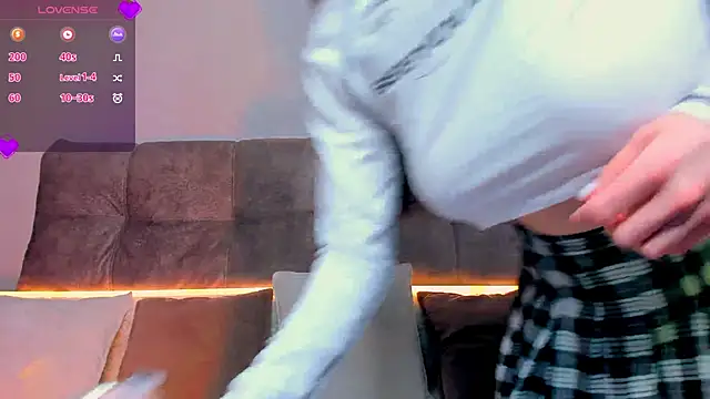 Snapshot of AriellaTesk chatting on December 6, 2024, 4:36 am AriellaTesk online show from December 6, 2024, 4:36 am