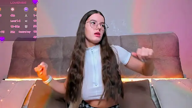 Snapshot of AriellaTesk chatting on January 7, 2025, 1:38 am AriellaTesk online show from January 7, 2025, 1:38 am