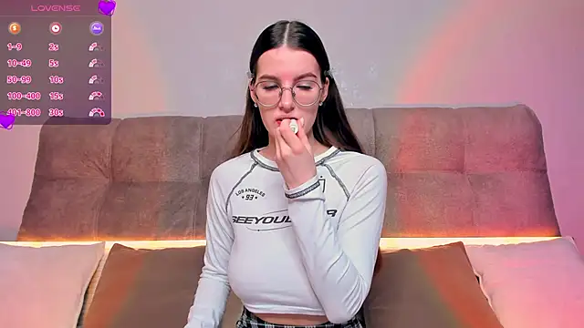 Snapshot of AriellaTesk chatting on January 15, 2025, 4:15 am AriellaTesk online show from January 15, 2025, 4:15 am