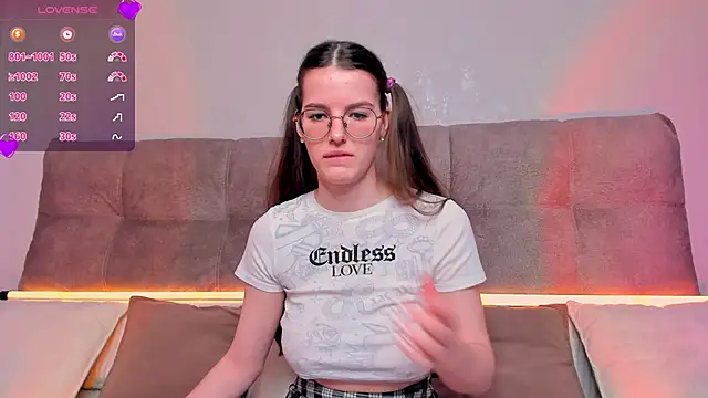 Snapshot of AriellaTesk chatting on February 23, 2025, 9:00 am AriellaTesk online show from February 23, 2025, 9:00 am