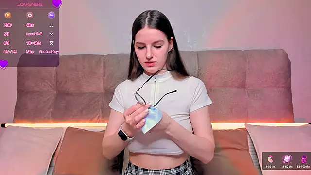 Snapshot of AriellaTesk chatting on February 27, 2025, 2:32 am AriellaTesk online show from February 27, 2025, 2:32 am