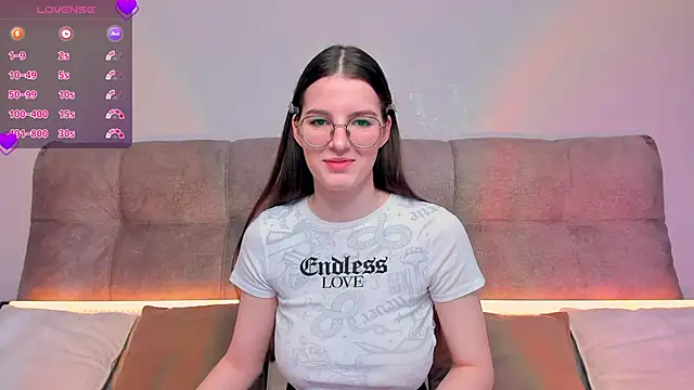 Snapshot of AriellaTesk chatting on March 3, 2025, 5:42 am AriellaTesk online show from March 3, 2025, 5:42 am