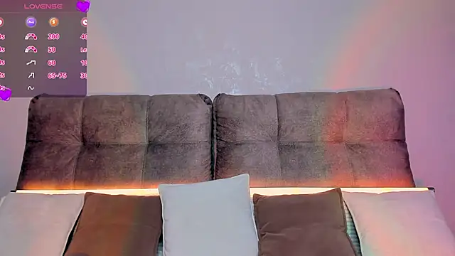 Snapshot of AriellaTesk chatting on March 5, 2025, 4:24 am AriellaTesk online show from March 5, 2025, 4:24 am