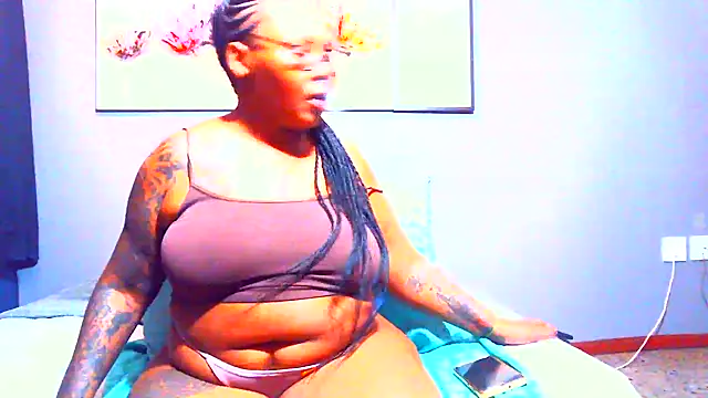 PearlSexxy69 online show from February 28, 2025, 7:56 pm