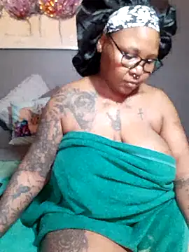 PearlSexxy69 online show from March 17, 2025, 3:40 pm