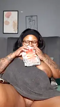 Snapshot of PearlSexxy69 chatting on February 21, 2026, 6:20 pm PearlSexxy69 online show from February 21, 2026, 6:20 pm