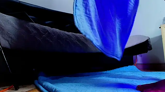 sofi decker online show from October 20, 2025, 12:05 pm