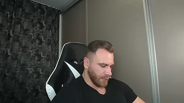 Snapshot of Thori92 chatting on December 7, 2024, 8:38 pm Thori92 online show from December 7, 2024, 8:38 pm