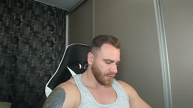 Snapshot of Thori92 chatting on December 9, 2024, 7:39 pm Thori92 online show from December 9, 2024, 7:39 pm