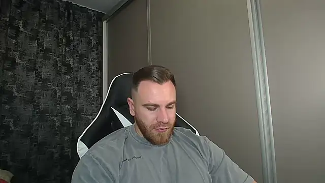 Snapshot of Thori92 chatting on December 26, 2024, 6:33 pm Thori92 online show from December 26, 2024, 6:33 pm