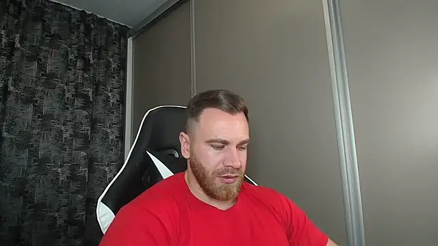 Snapshot of Thori92 chatting on December 28, 2024, 8:04 pm Thori92 online show from December 28, 2024, 8:04 pm