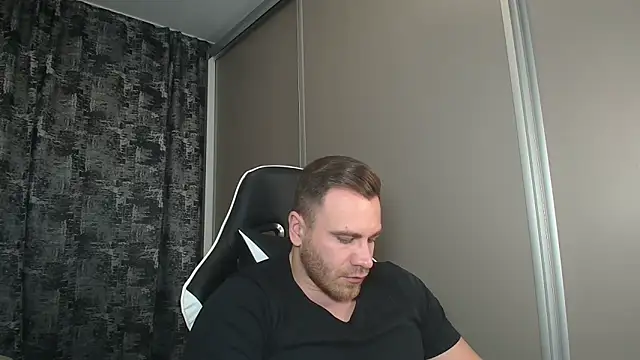 Snapshot of Thori92 chatting on January 5, 2025, 8:00 pm Thori92 online show from January 5, 2025, 8:00 pm