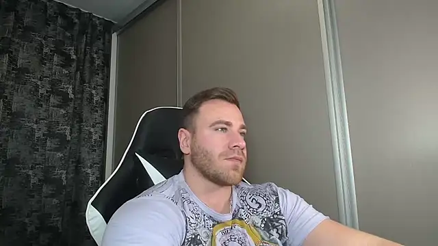 Snapshot of Thori92 chatting on January 6, 2025, 5:27 pm Thori92 online show from January 6, 2025, 5:27 pm