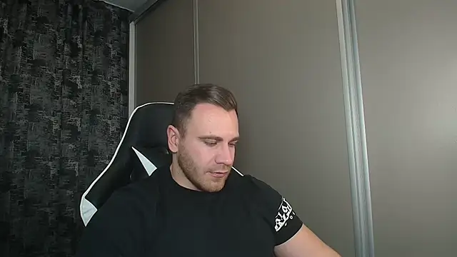 Snapshot of Thori92 chatting on January 7, 2025, 6:35 pm Thori92 online show from January 7, 2025, 6:35 pm