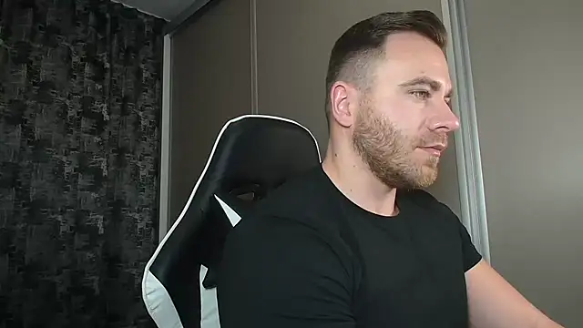 Snapshot of Thori92 chatting on January 14, 2025, 8:59 pm Thori92 online show from January 14, 2025, 8:59 pm