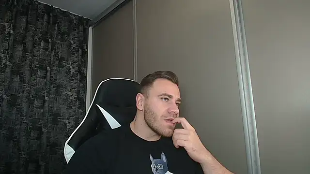 Snapshot of Thori92 chatting on January 18, 2025, 5:59 pm Thori92 online show from January 18, 2025, 5:59 pm