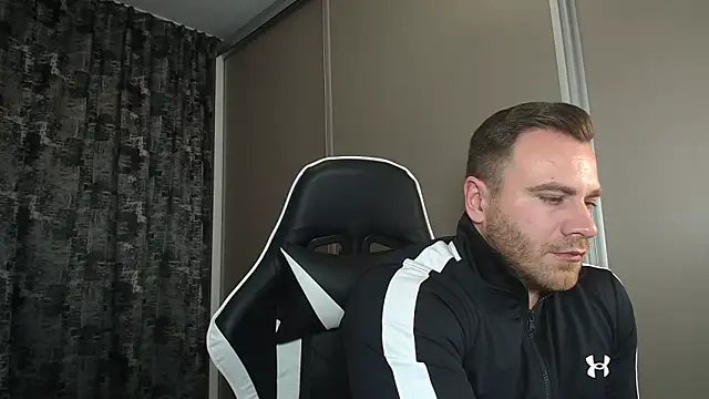 Snapshot of Thori92 chatting on January 20, 2025, 8:18 pm Thori92 online show from January 20, 2025, 8:18 pm