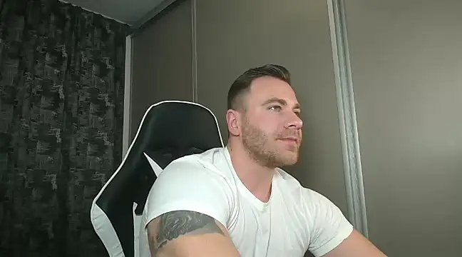 Snapshot of Thori92 chatting on January 29, 2025, 8:14 pm Thori92 online show from January 29, 2025, 8:14 pm