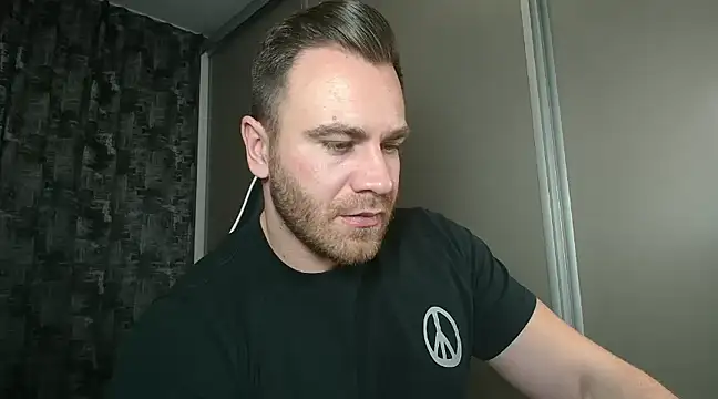 Snapshot of Thori92 chatting on February 4, 2025, 9:10 pm Thori92 online show from February 4, 2025, 9:10 pm