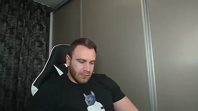 Snapshot of Thori92 chatting on February 7, 2025, 9:58 pm Thori92 online show from February 7, 2025, 9:58 pm