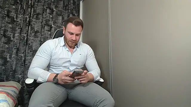 Snapshot of Thori92 chatting on February 10, 2025, 6:03 pm Thori92 online show from February 10, 2025, 6:03 pm