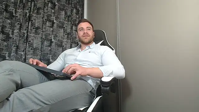 Snapshot of Thori92 chatting on February 10, 2025, 9:04 pm Thori92 online show from February 10, 2025, 9:04 pm