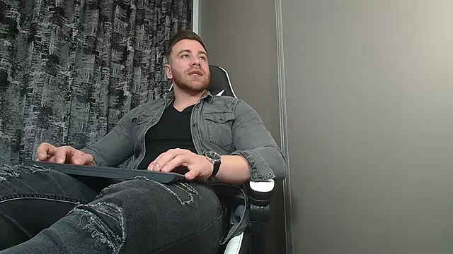 Snapshot of Thori92 chatting on February 14, 2025, 5:25 pm Thori92 online show from February 14, 2025, 5:25 pm