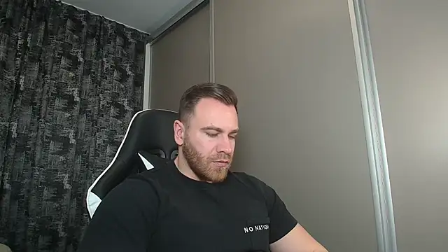 Snapshot of Thori92 chatting on February 19, 2025, 5:38 pm Thori92 online show from February 19, 2025, 5:38 pm