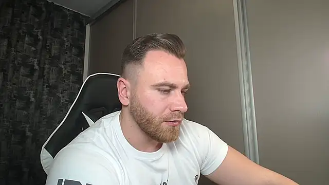 Snapshot of Thori92 chatting on February 25, 2025, 7:36 pm Thori92 online show from February 25, 2025, 7:36 pm