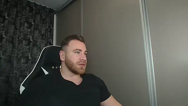 Snapshot of Thori92 chatting on February 28, 2025, 5:26 pm Thori92 online show from February 28, 2025, 5:26 pm