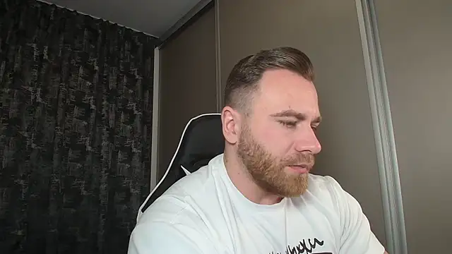 Snapshot of Thori92 chatting on March 2, 2025, 7:34 pm Thori92 online show from March 2, 2025, 7:34 pm