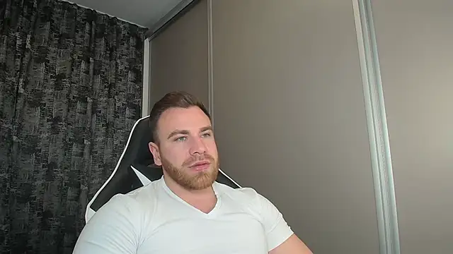 Snapshot of Thori92 chatting on March 6, 2025, 5:33 pm Thori92 online show from March 6, 2025, 5:33 pm