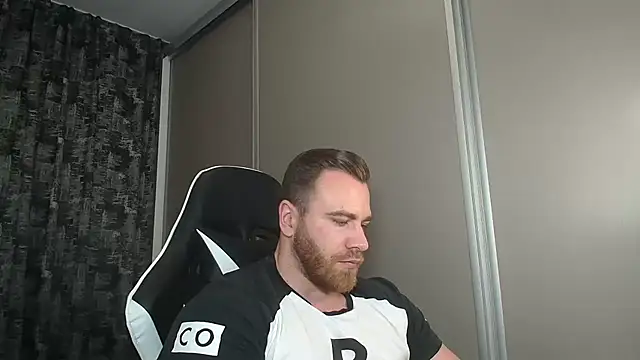 Snapshot of Thori92 chatting on March 14, 2025, 9:32 pm Thori92 online show from March 14, 2025, 9:32 pm