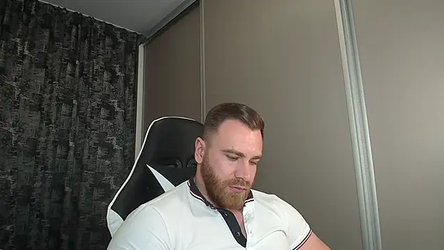 Snapshot of Thori92 chatting on March 22, 2025, 9:31 pm Thori92 online show from March 22, 2025, 9:31 pm