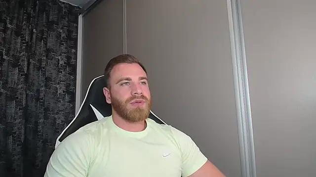 Snapshot of Thori92 chatting on September 8, 2025, 5:56 pm Thori92 online show from September 8, 2025, 5:56 pm