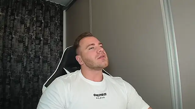 Snapshot of Thori92 chatting on September 15, 2025, 3:34 pm Thori92 online show from September 15, 2025, 3:34 pm